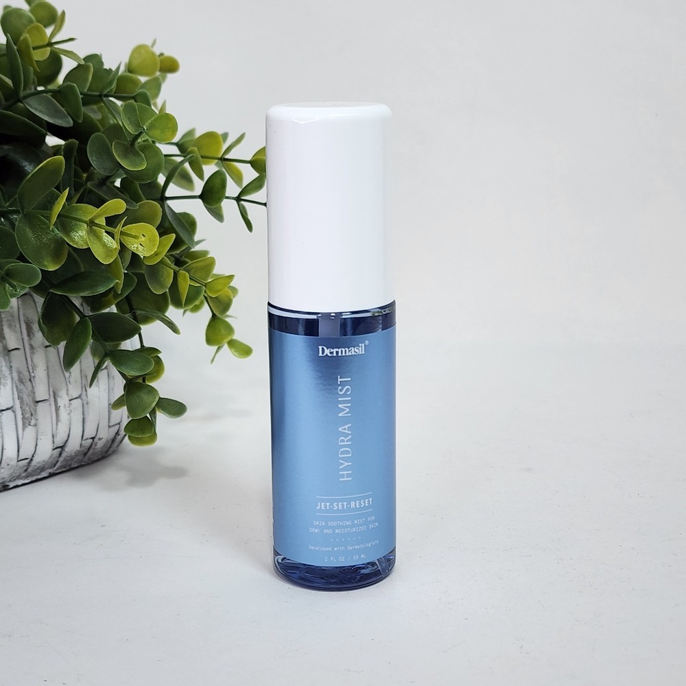 Dermasil Hydra Mist Jet Set Reset Skin Soothing Moisturizing ~ 2 fl oz / 59 mL